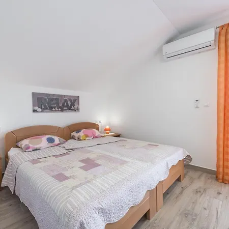 Vukelic Apartment