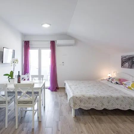 Vukelic Apartment Mlini