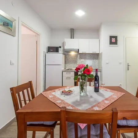 Vukelic Apartment